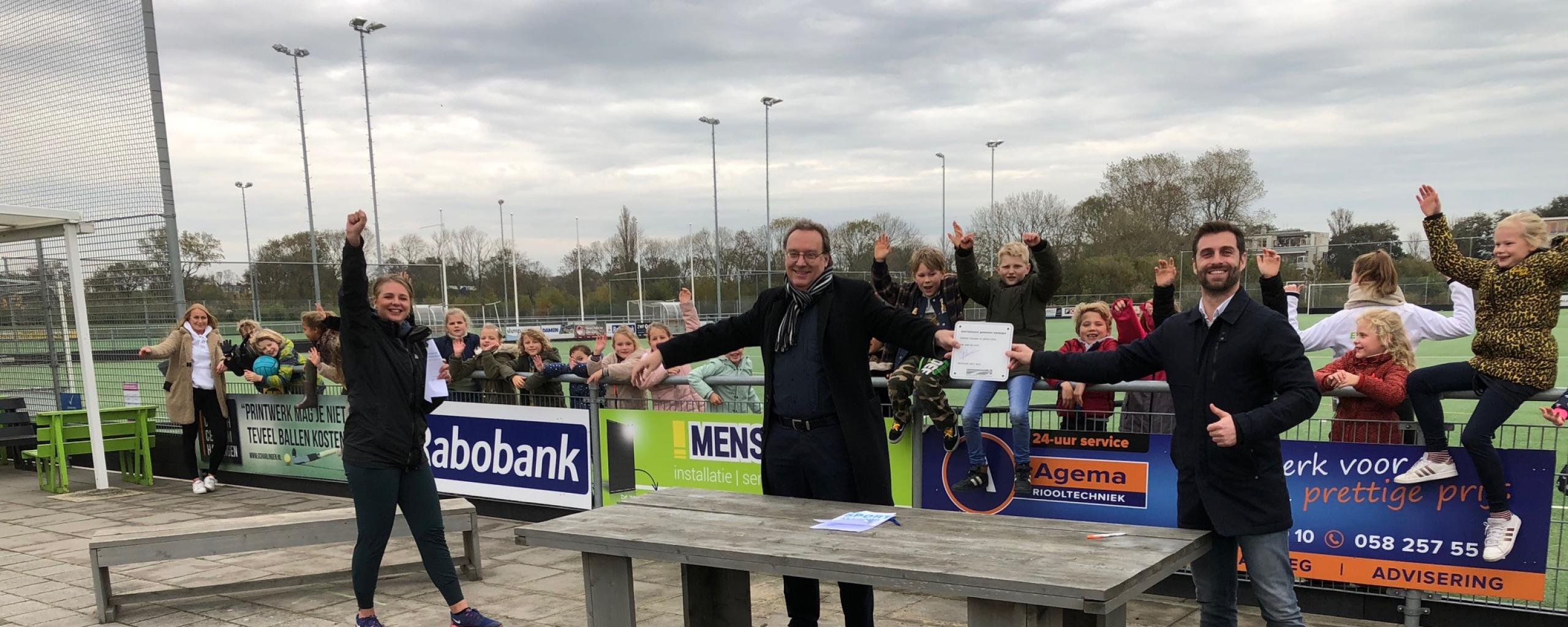 blij met ondertekening