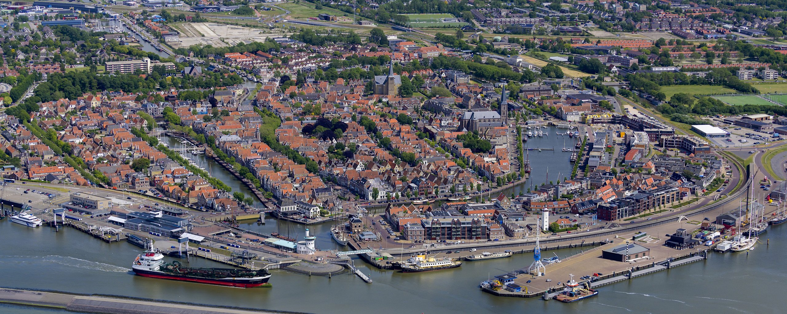 Luchtfoto stad Harlingen