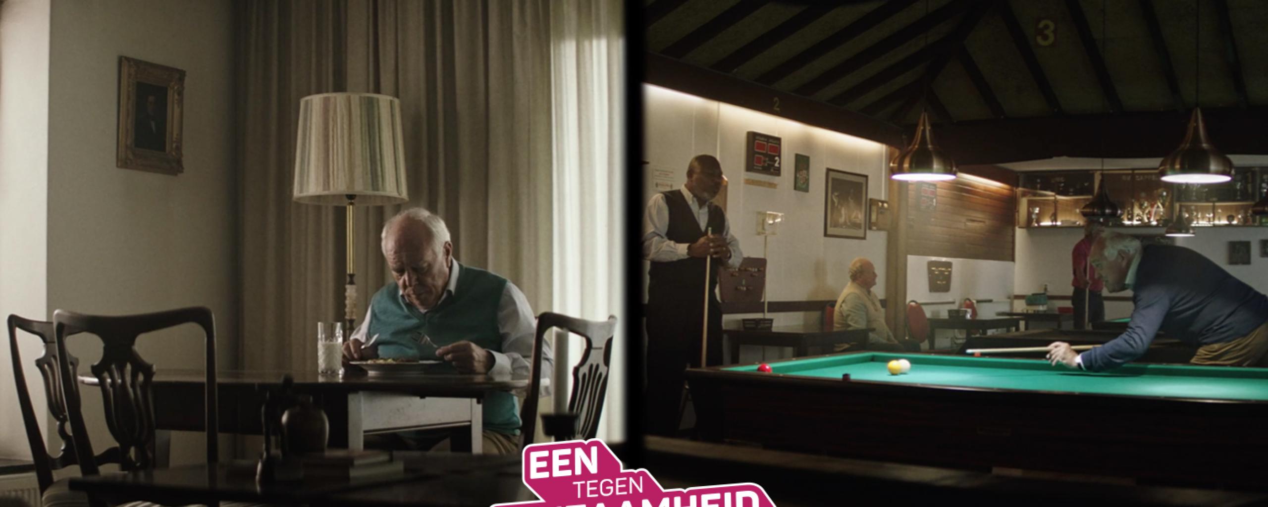 Ouderen man aan tafel bij biljartclub